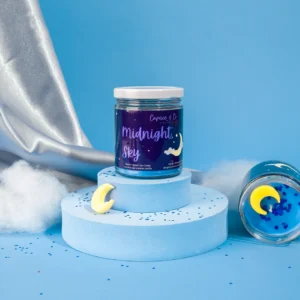 Bougie Midnight Sky - Pêche + Nénuphar + Cèdre- Caprice & Co
